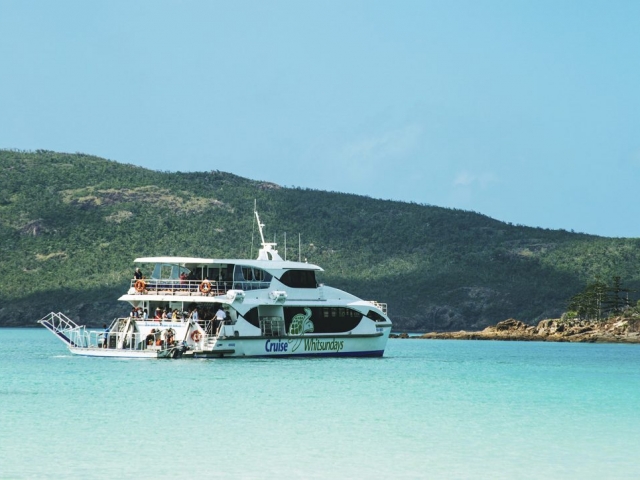 Cruise Whitsundays operates a range of comfortable cruising vessels to the Great Barrier Reef. All of our vessels are high speed catamarans with spacious air conditioned lounges, large outer viewing decks, bars serving refreshments and comfortable seating.